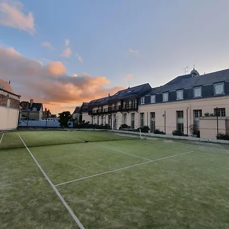 Le Duplex - Parking - Vue Clochers - Tennis