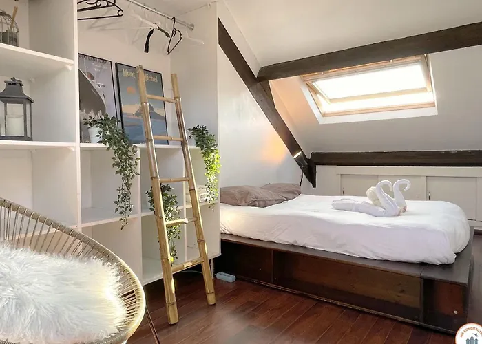 Le Duplex - Parking - Vue Clochers - Tennis