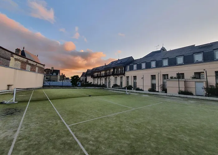 Le Duplex - Parking - Vue Clochers - Tennis